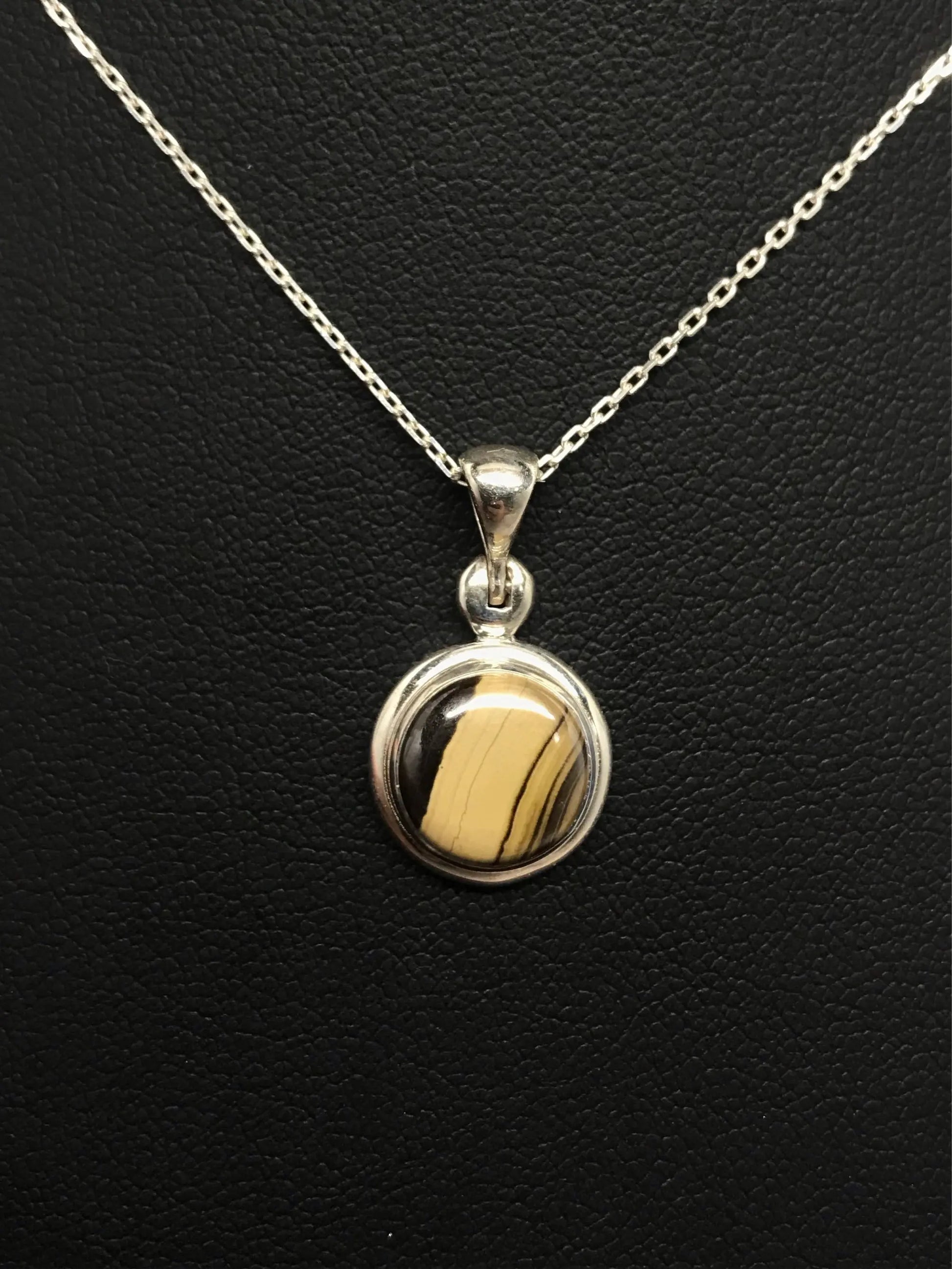 Schalenblende Circle Pendant Tarazed Gems & Jewellery